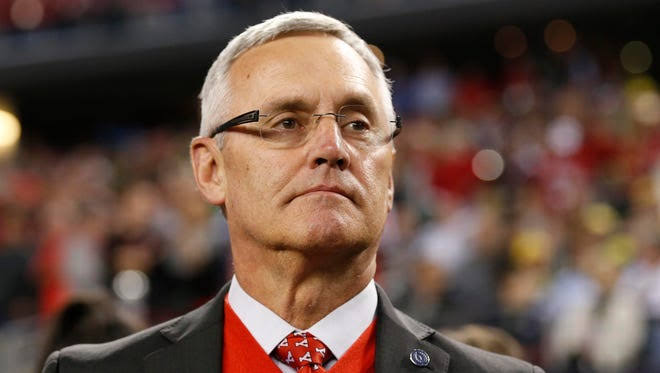 TRAGIC REPORT: OHIO STATE BUCKEYES LOSES FORMER HEAD COACH AT AGE 71 DUE TO A…