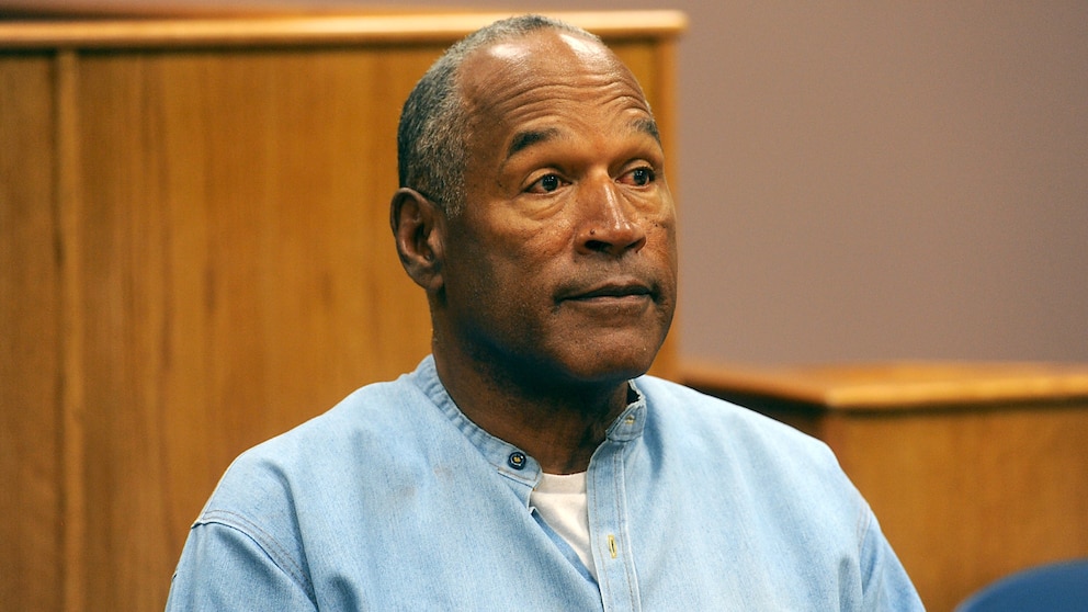 Sad news: Buffalo Bills remain silent on death of OJ Simpson, who is on team’s Wall of Fame.