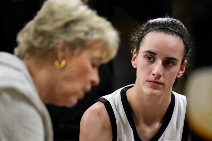 Caitlin clark lost her temper when the head coach…see more